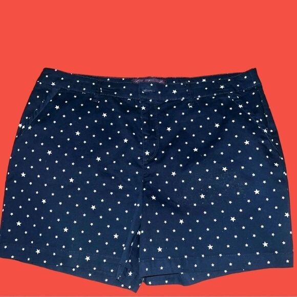 Gloria Vanderbilt new dark blue shorts with white stars and side pockets ! - Picture 2 of 7